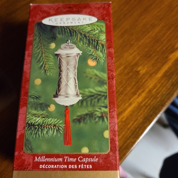 Hallmark Millennium Time Capsule Year 2000 Keepsake Christmas - Picture 4 of 4